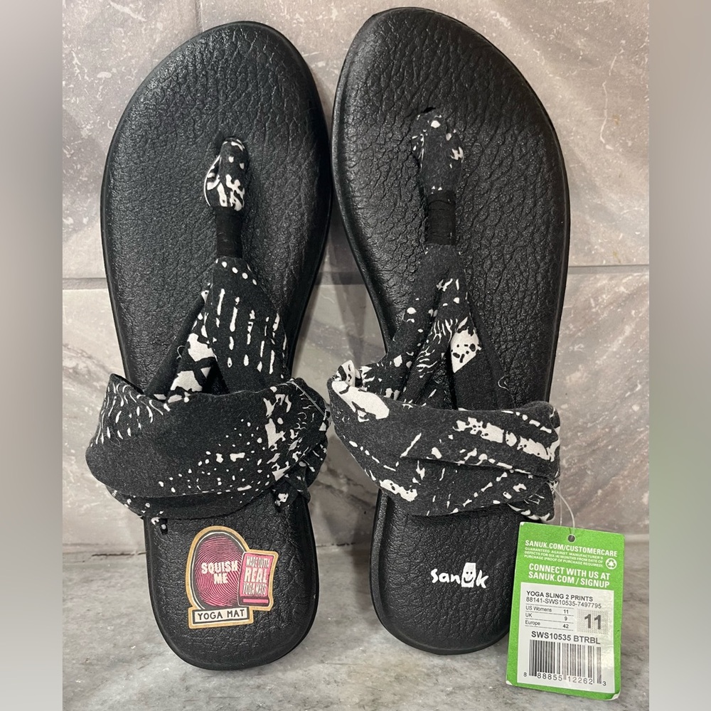 Sanuk Women's Black and White Yoga Mat Sandals NWT smoke & pet free home🌸 - Picture 9 of 14